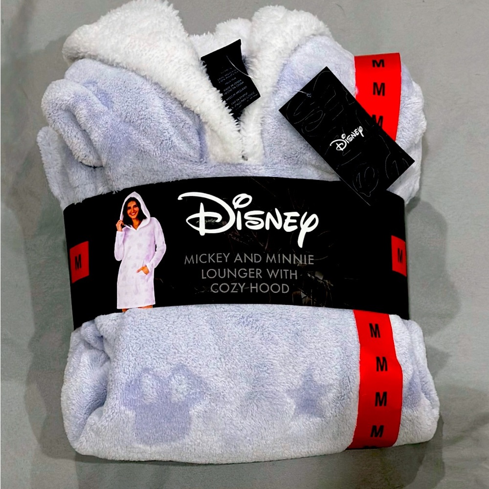 Disney Minnie lounger with hood size Medium